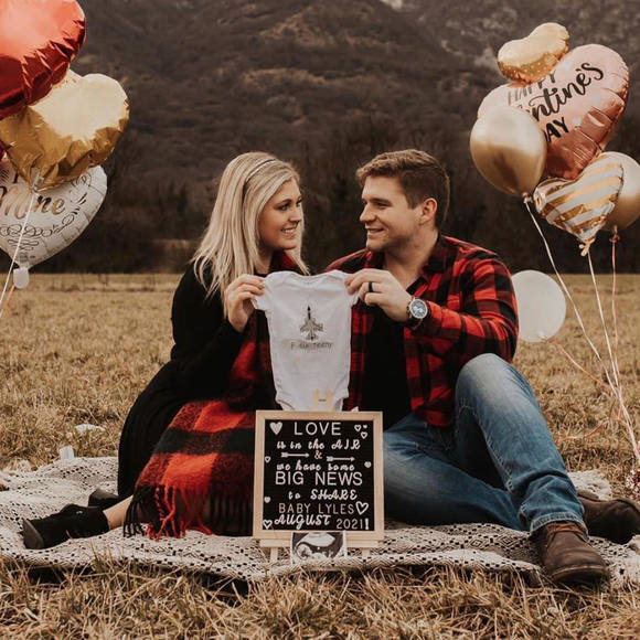 Poshmark profile picture for @pretzel